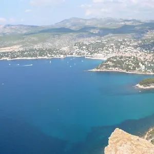https://chez-mamouska.fr-provencehotel.com